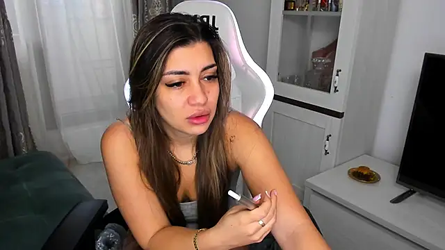 Snapshot of EveEvian chatting on 3, 2, 2025 EveEvian online show from 3, 2, 2025