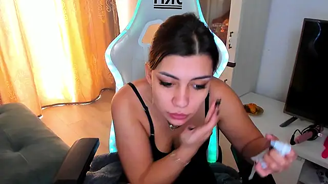 Snapshot of EveEvian chatting on 21, 2, 2025 EveEvian online show from 21, 2, 2025