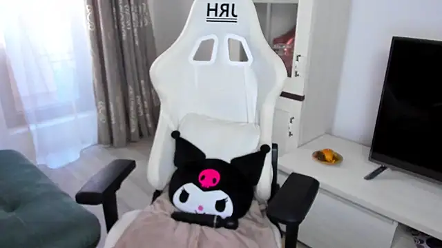 Snapshot of EveEvian chatting on 25, 2, 2025 EveEvian online show from 25, 2, 2025