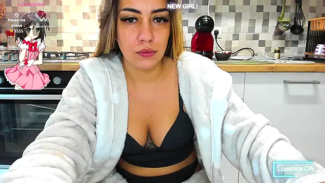 Snapshot of EveEvian chatting on 2, 10, 2025 EveEvian online show from 2, 10, 2025