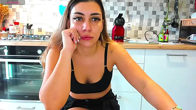 Snapshot of EveEvian chatting on 11, 10, 2025 EveEvian online show from 11, 10, 2025