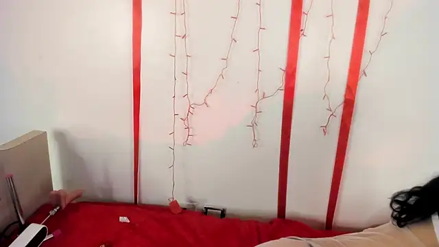 Cloe Leee online show from 27, 2, 2025