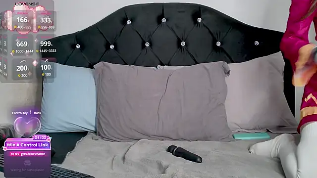 nonawhitemm online show from 12, 3, 2025