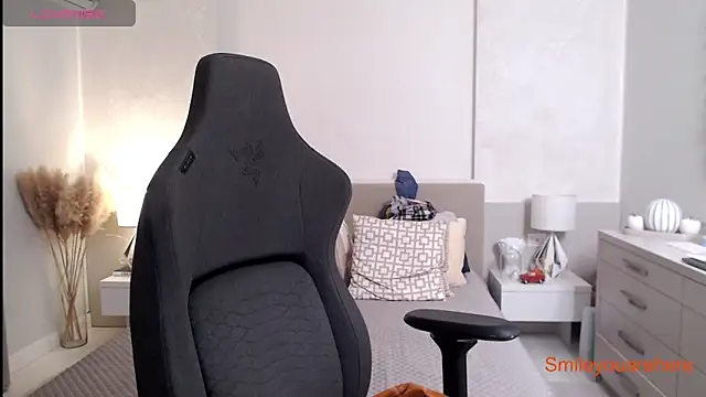 Snapshot of Smileyouarehere chatting on 22, 10, 2025 Smileyouarehere online show from 22, 10, 2025