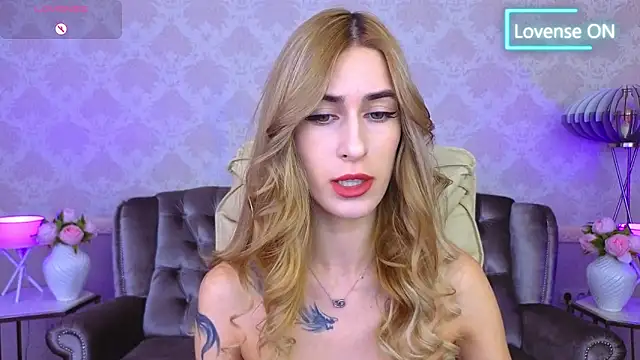 Snapshot of Sexy_Lava chatting on 13, 10, 2025 Sexy Lava online show from 13, 10, 2025