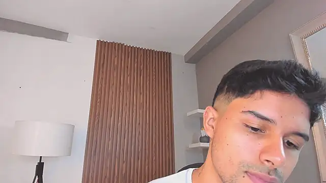 Snapshot of liam_collins21 chatting on 2, 2, 2025 liam collins21 online show from 2, 2, 2025