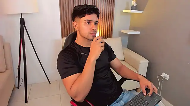 Snapshot of liam_collins21 chatting on 18, 2, 2025 liam collins21 online show from 18, 2, 2025