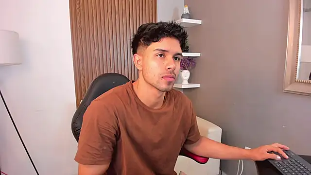 Snapshot of liam_collins21 chatting on 20, 2, 2025 liam collins21 online show from 20, 2, 2025