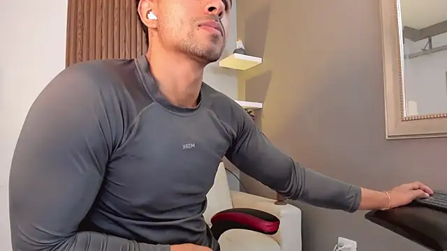 Snapshot of liam_collins21 chatting on 21, 2, 2025 liam collins21 online show from 21, 2, 2025