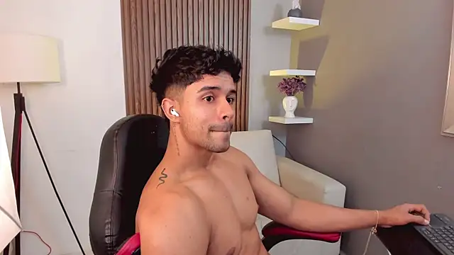 Snapshot of liam_collins21 chatting on 21, 2, 2025 liam collins21 online show from 21, 2, 2025