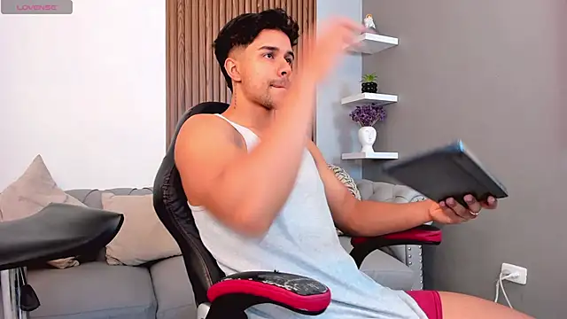 Snapshot of liam_collins21 chatting on 5, 3, 2025 liam collins21 online show from 5, 3, 2025