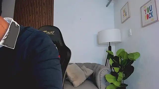 Snapshot of liam_collins21 chatting on 30, 9, 2025 liam collins21 online show from 30, 9, 2025