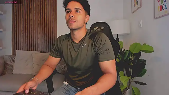 Snapshot of liam_collins21 chatting on 3, 10, 2025 liam collins21 online show from 3, 10, 2025