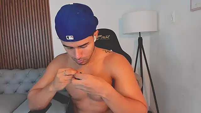 Snapshot of liam_collins21 chatting on 17, 10, 2025 liam collins21 online show from 17, 10, 2025