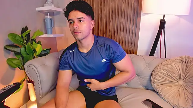 Snapshot of liam_collins21 chatting on 3, 12, 2025 liam collins21 online show from 3, 12, 2025