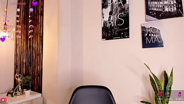 Snapshot of Aria_Reid chatting on 1, 10, 2025 Aria Reid online show from 1, 10, 2025