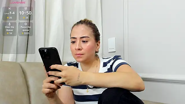 Snapshot of Lia_walton chatting on 28, 11, 2025 Lia walton online show from 28, 11, 2025