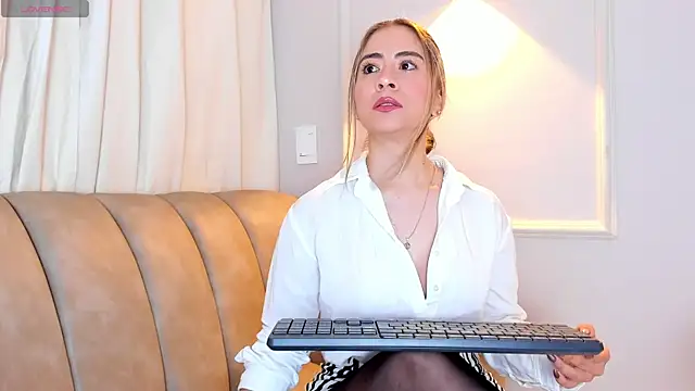 Snapshot of Lia_walton chatting on 29, 11, 2025 Lia walton online show from 29, 11, 2025