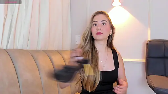 Lia walton online show from 2, 12, 2025