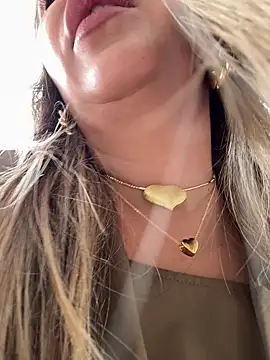  Abril-Office1 online show from 29, 9, 2025