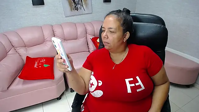 Snapshot of Penelope_Nipples_ chatting on 28, 12, 2024 Penelope Nipples online show from 28, 12, 2024