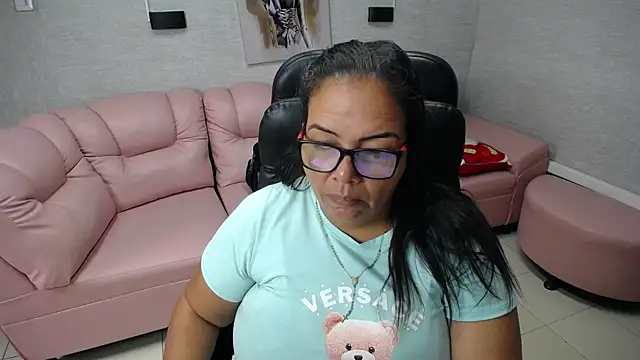 Snapshot of Penelope_Nipples_ chatting on 31, 12, 2024 Penelope Nipples online show from 31, 12, 2024