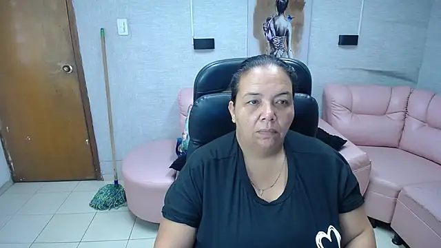 Snapshot of Penelope_Nipples_ chatting on 25, 11, 2025 Penelope Nipples online show from 25, 11, 2025