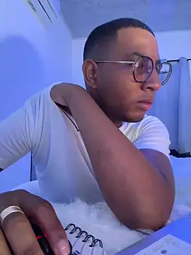 Snapshot of Arwens_bell08 chatting on 6, 3, 2025 Arwens bell08 online show from 6, 3, 2025