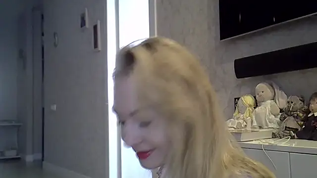 ZarinaSwift online show from 18, 9, 2025