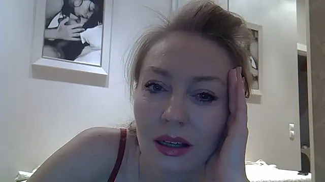 Snapshot of ZarinaSwift chatting on 23, 4, 2026 ZarinaSwift online show from 23, 4, 2026
