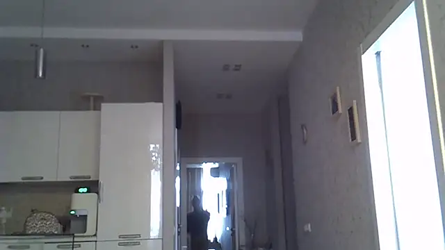 Snapshot of ZarinaSwift chatting on 13, 5, 2026 ZarinaSwift online show from 13, 5, 2026