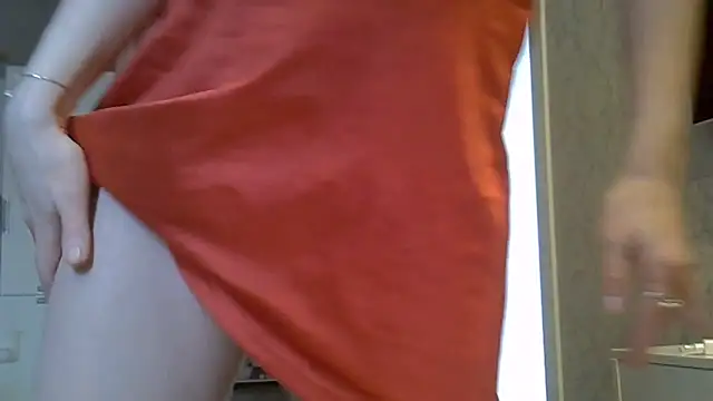Snapshot of ZarinaSwift chatting on 16, 5, 2026 ZarinaSwift online show from 16, 5, 2026