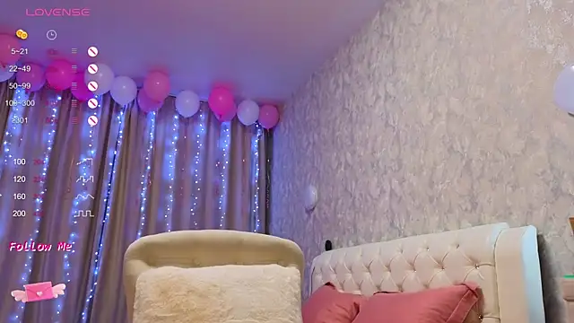 LaraSkinny online show from 15, 12, 2024