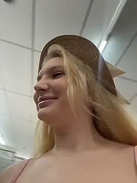 AmmyHot online show from 7, 4, 2026