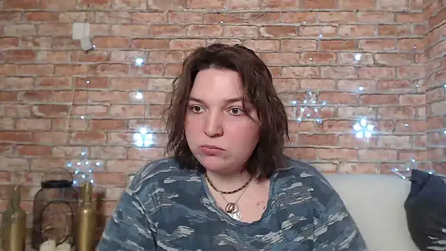 Amelia Kiss  online show from 10, 2, 2025