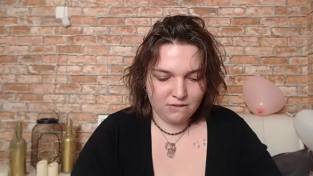 Amelia Kiss  online show from 13, 2, 2025