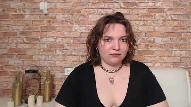 Amelia Kiss  online show from 18, 2, 2025