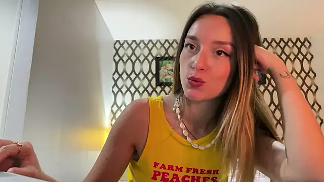 Snapshot of SirenaBelle chatting on 27, 2, 2025 SirenaBelle online show from 27, 2, 2025