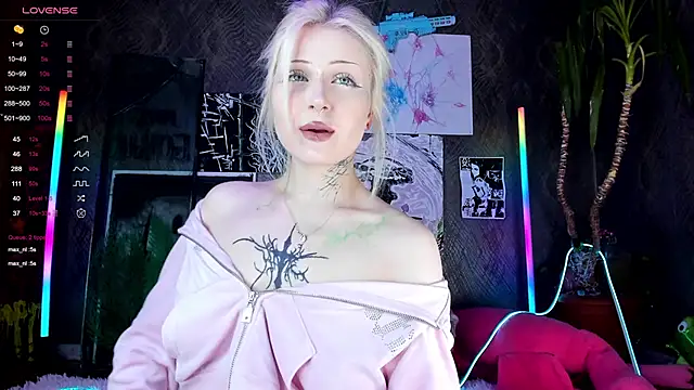 Snapshot of little_grinch666 chatting on 25, 2, 2025 little grinch666 online show from 25, 2, 2025