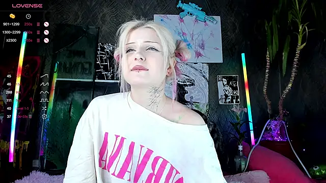 Snapshot of little_grinch666 chatting on 14, 3, 2025 little grinch666 online show from 14, 3, 2025