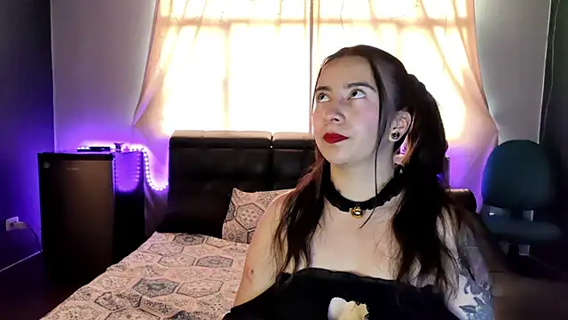 Snapshot of Alaia_sam chatting on 3, 5, 2026 Alaia sam online show from 3, 5, 2026