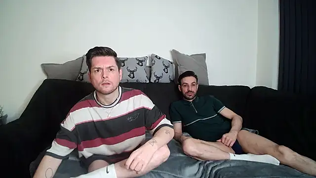 Snapshot of twotwinkhusbandss chatting on 29, 11, 2025 twotwinkhusbandss online show from 29, 11, 2025