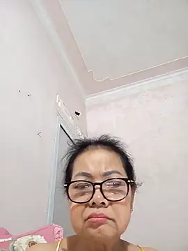 Hotestlove online show from 9, 4, 2026