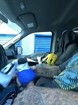 Snapshot of Crackkers chatting on 18, 10, 2025 Crackkers online show from 18, 10, 2025