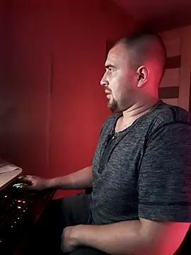 Foxyshaved online show from 30, 1, 2025