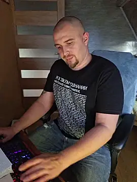 Foxyshaved online show from 4, 11, 2025