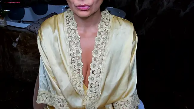 Snapshot of yourastral chatting on 17, 11, 2025 yourastral online show from 17, 11, 2025