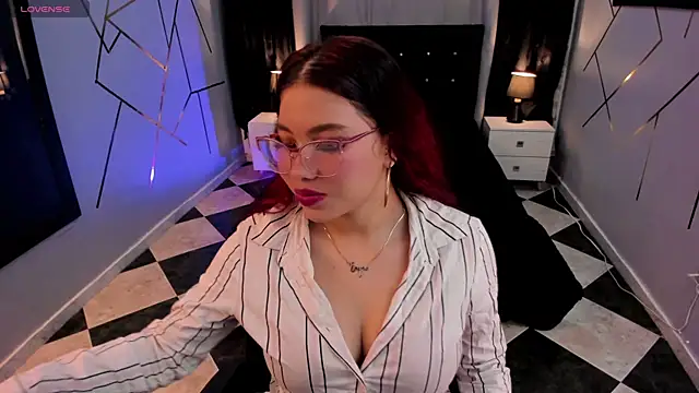 Snapshot of kyliejenner_hot chatting on 24, 1, 2025 kyliejenner hot online show from 24, 1, 2025