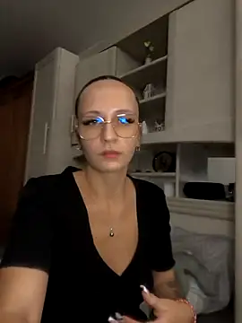 emma4xxx online show from 23, 9, 2025