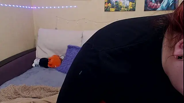 JuliaKeln online show from 17, 2, 2025